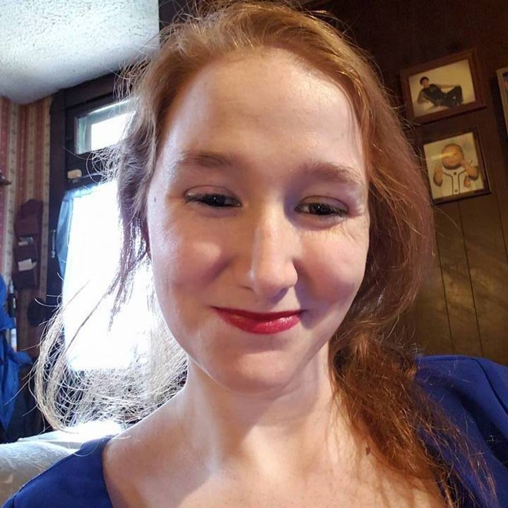 Meet your Posher, Kayla